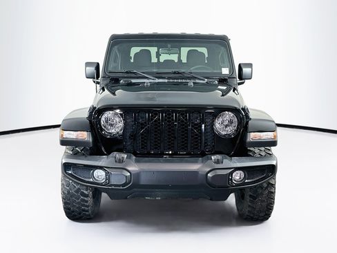 Used 2023 Jeep Gladiator Sport AWD/4WD image 2