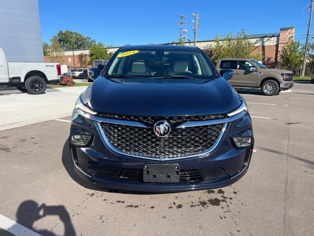 Used 2024 Buick Enclave Avenir w/ Avenir Technology Package AWD/4WD image 2