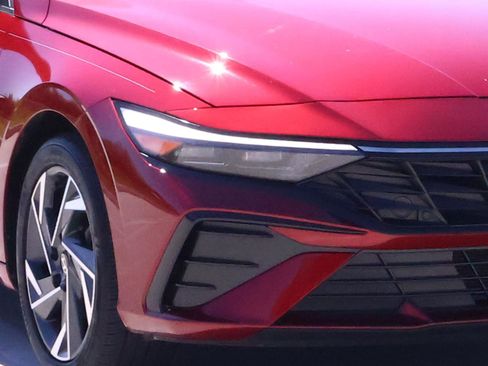 Used 2024 Hyundai Elantra SEL w/ Convenience Package image 7