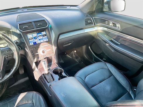 Used 2018 Ford Explorer Sport w/ Equipment Group 401A image 24