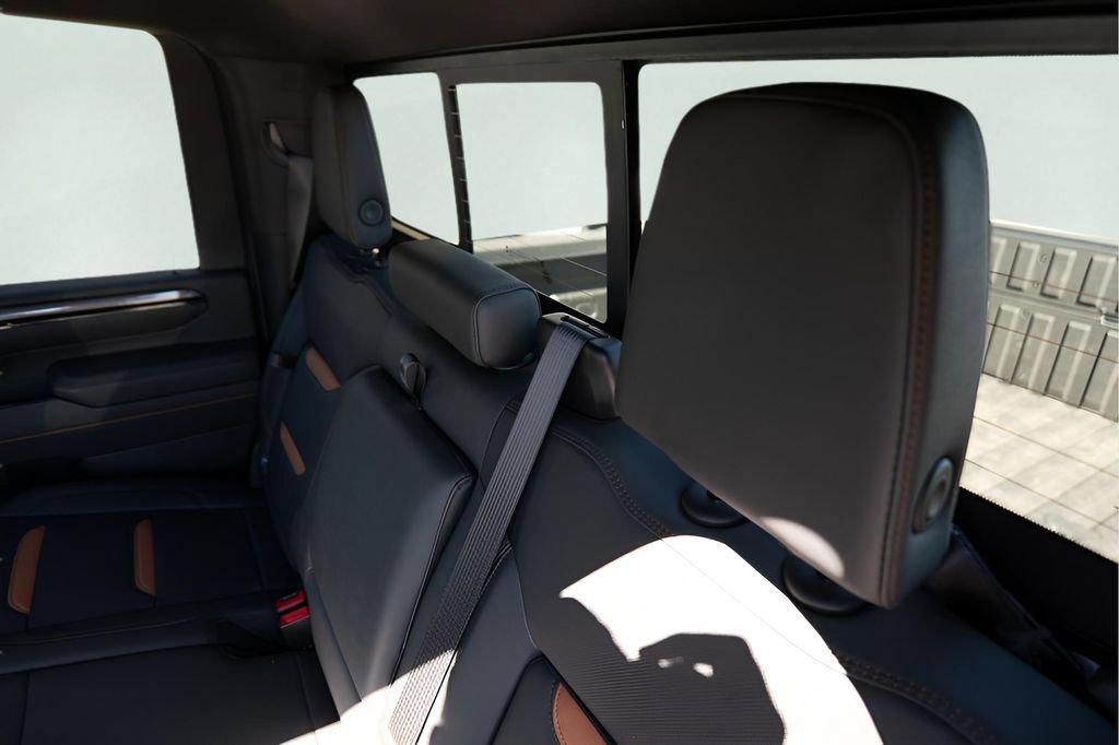New 2026 GMC Sierra 2500 AT4 w/ AT4 Premium Plus Package AWD/4WD image 24