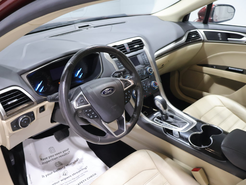 Used 2014 Ford Fusion SE w/ Equipment Group 202A FWD image 15