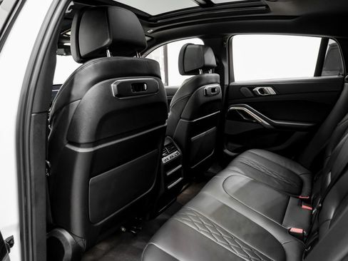 Used 2024 BMW X6 M60i w/ M Sport Professional Package image 34