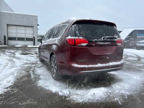 Used 2019 Chrysler Pacifica Limited w/ Tire & Wheel Group image 28