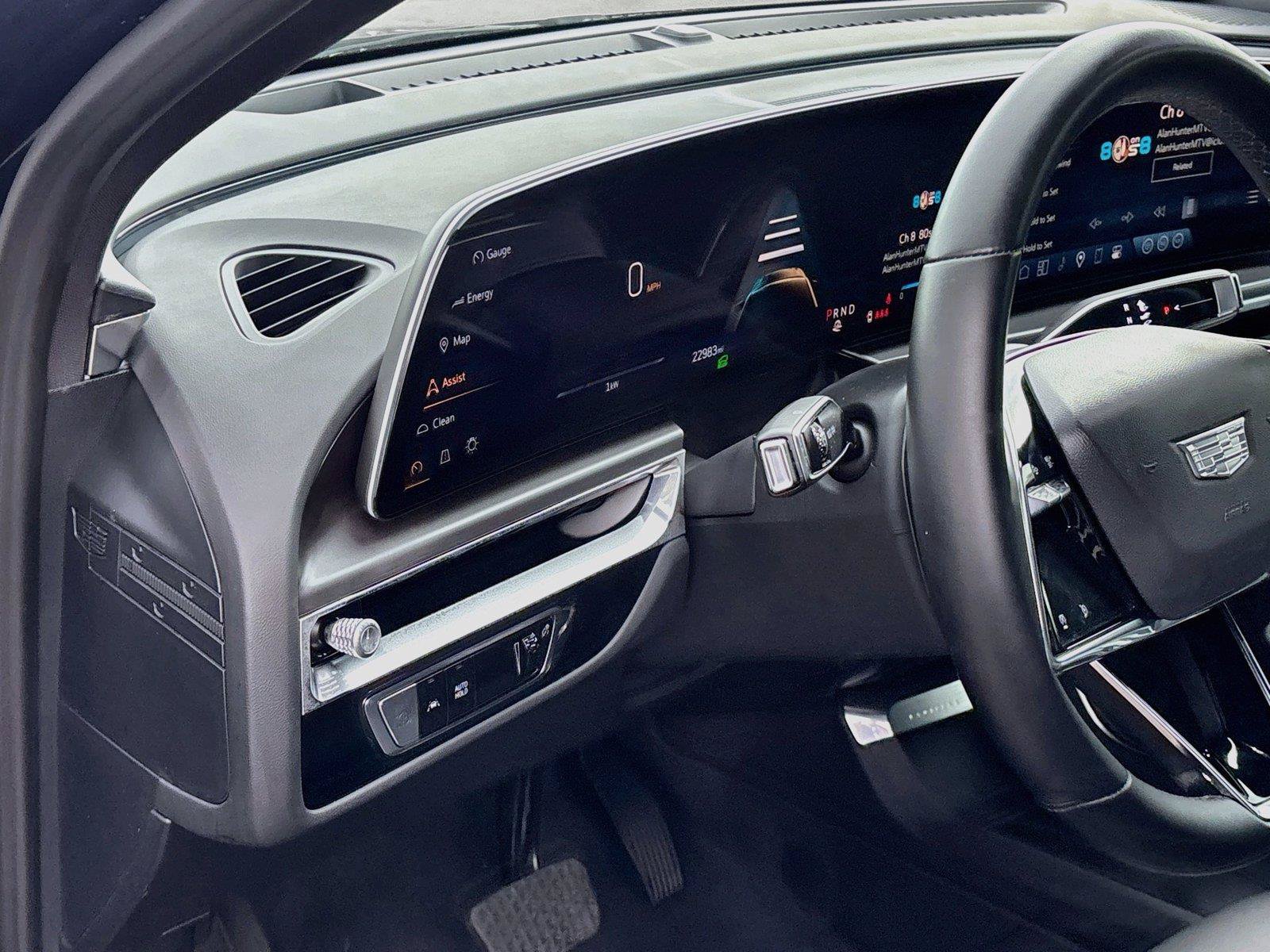 Used 2024 Cadillac Lyriq Tech RWD image 10