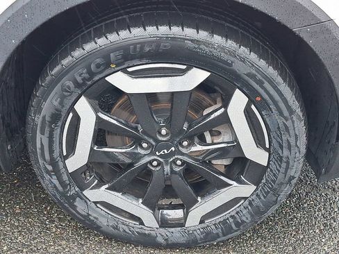 Used 2023 Kia Telluride EX w/ EX Captain's Chair Package AWD/4WD image 9