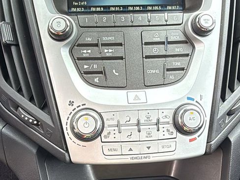 Used 2017 Chevrolet Equinox LT w/ Convenience Package image 34