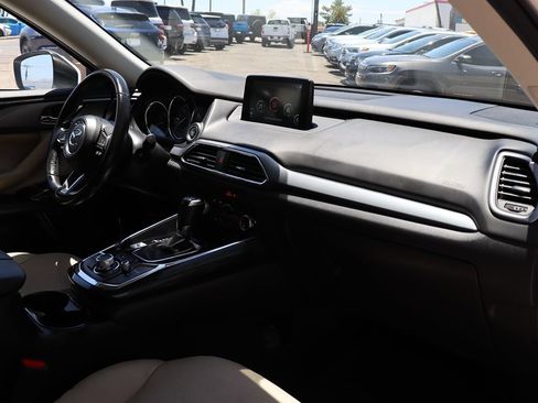 Used 2018 MAZDA CX-9 Touring w/ Touring Premium Package FWD image 39