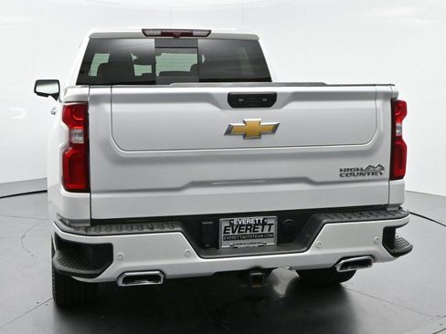 Used 2022 Chevrolet Silverado 1500 High Country w/ High Country Premium Package AWD/4WD image 6