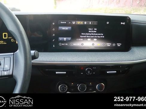 Certified 2025 Nissan Kicks SV FWD image 17