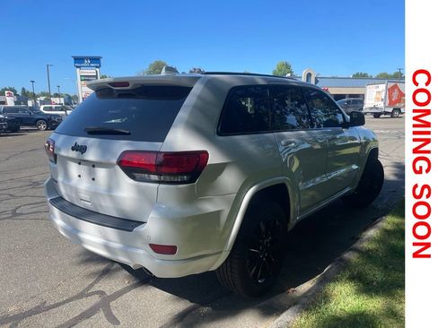 Used 2021 Jeep Grand Cherokee Laredo X AWD/4WD image 9