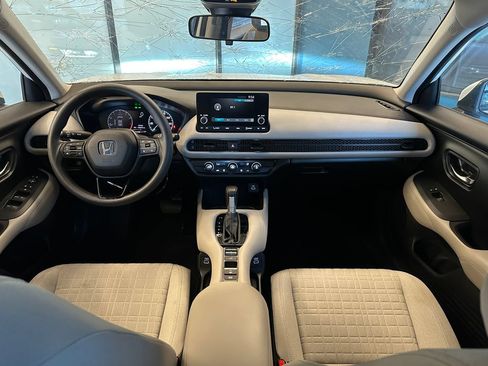 Used 2023 Honda HR-V LX image 9