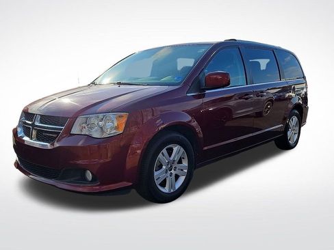 Used 2019 Dodge Grand Caravan SXT image 2