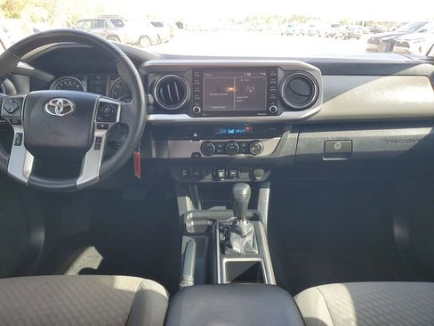 Certified 2022 Toyota Tacoma TRD Off-Road image 10