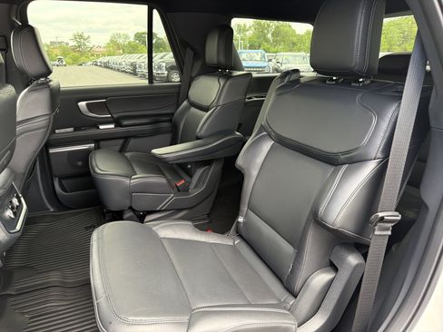 Used 2025 Ford Expedition Platinum w/ Stealth Appearance Package AWD/4WD image 18