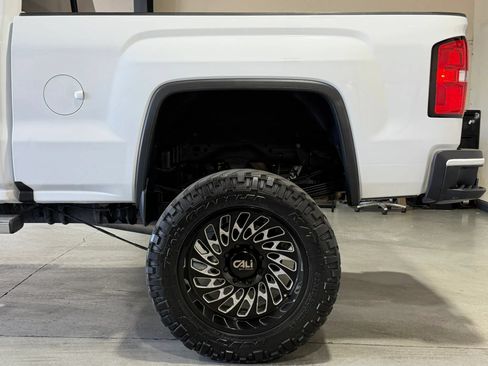 Used 2017 GMC Sierra 3500 Denali w/ Duramax Plus Package AWD/4WD image 10