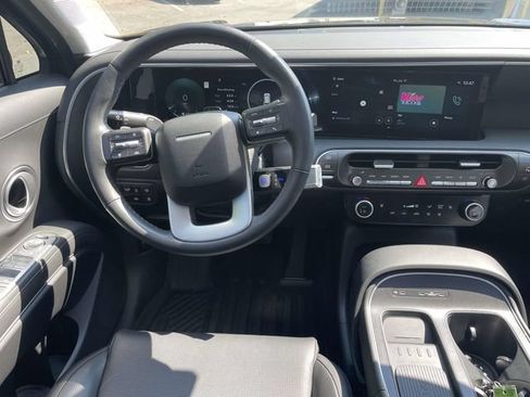 Used 2026 Hyundai Palisade SEL FWD image 15
