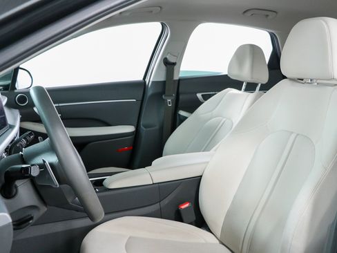 Used 2025 Hyundai Sonata SEL FWD image 23