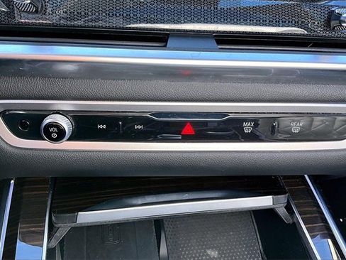 Used 2024 BMW X7 xDrive40i image 15