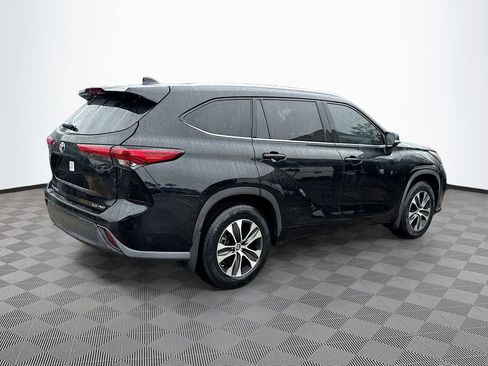 Used 2020 Toyota Highlander XLE image 6