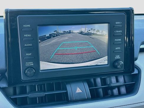 Used 2019 Toyota RAV4 XLE FWD image 12