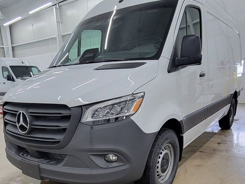 New 2025 Mercedes-Benz Sprinter 2500 image 3