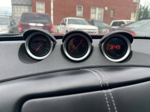 Used 2013 Nissan 370Z Coupe RWD image 19