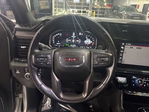 Used 2022 GMC Sierra 1500 AT4 w/ Technology Package AWD/4WD image 18