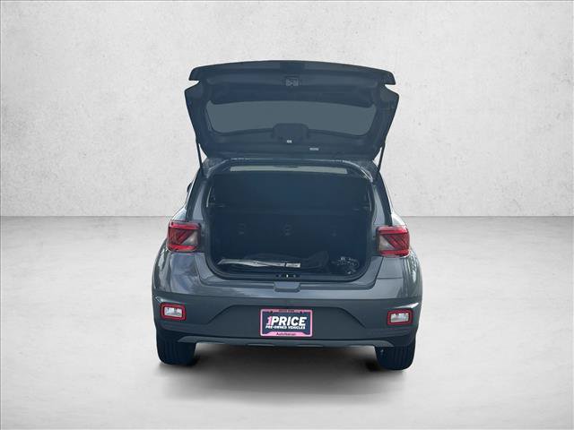 Used 2026 Hyundai Venue SEL FWD image 6