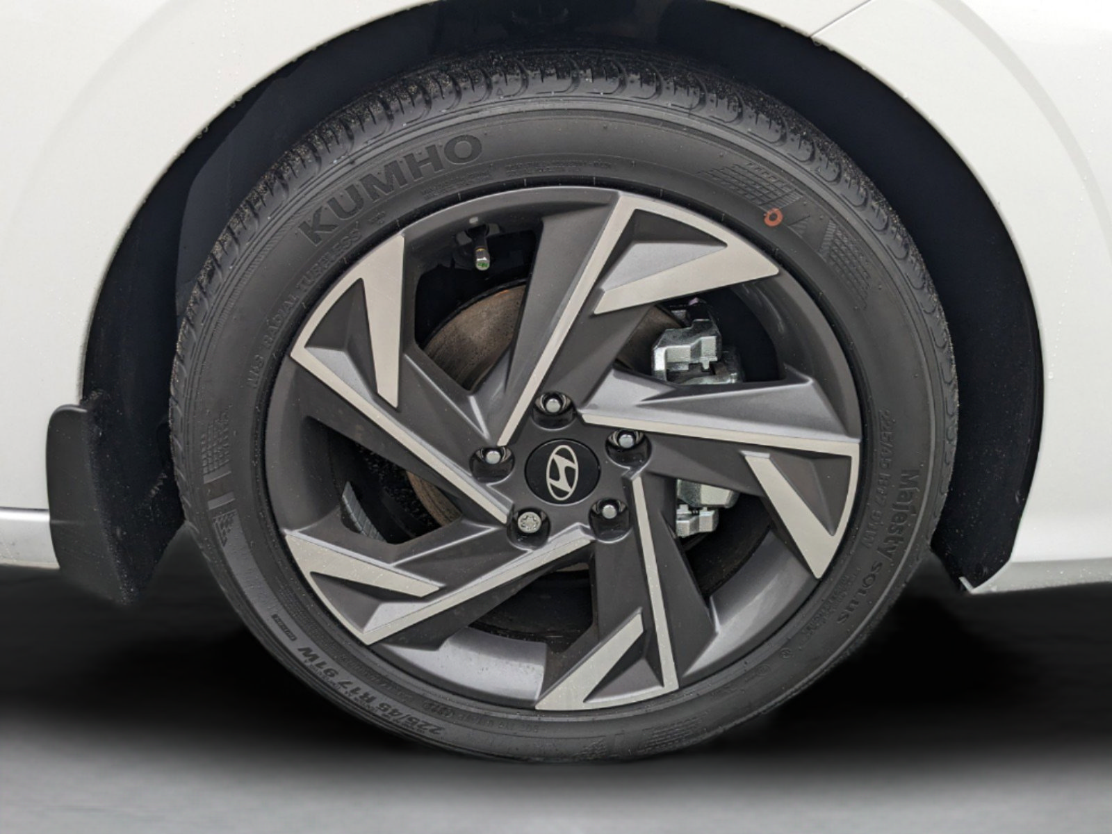 Certified 2025 Hyundai Elantra Limited FWD image 31