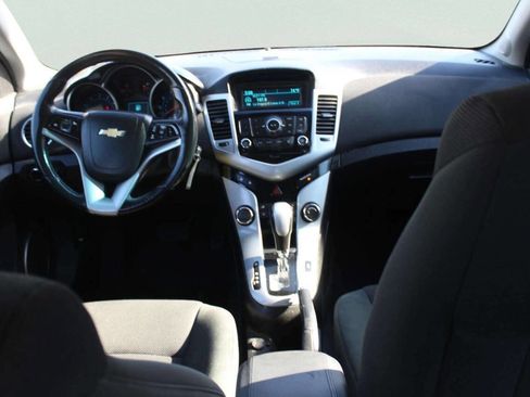 Used 2012 Chevrolet Cruze LT FWD image 8