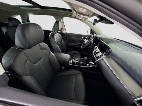 Used 2023 Kia Sorento SX image 22