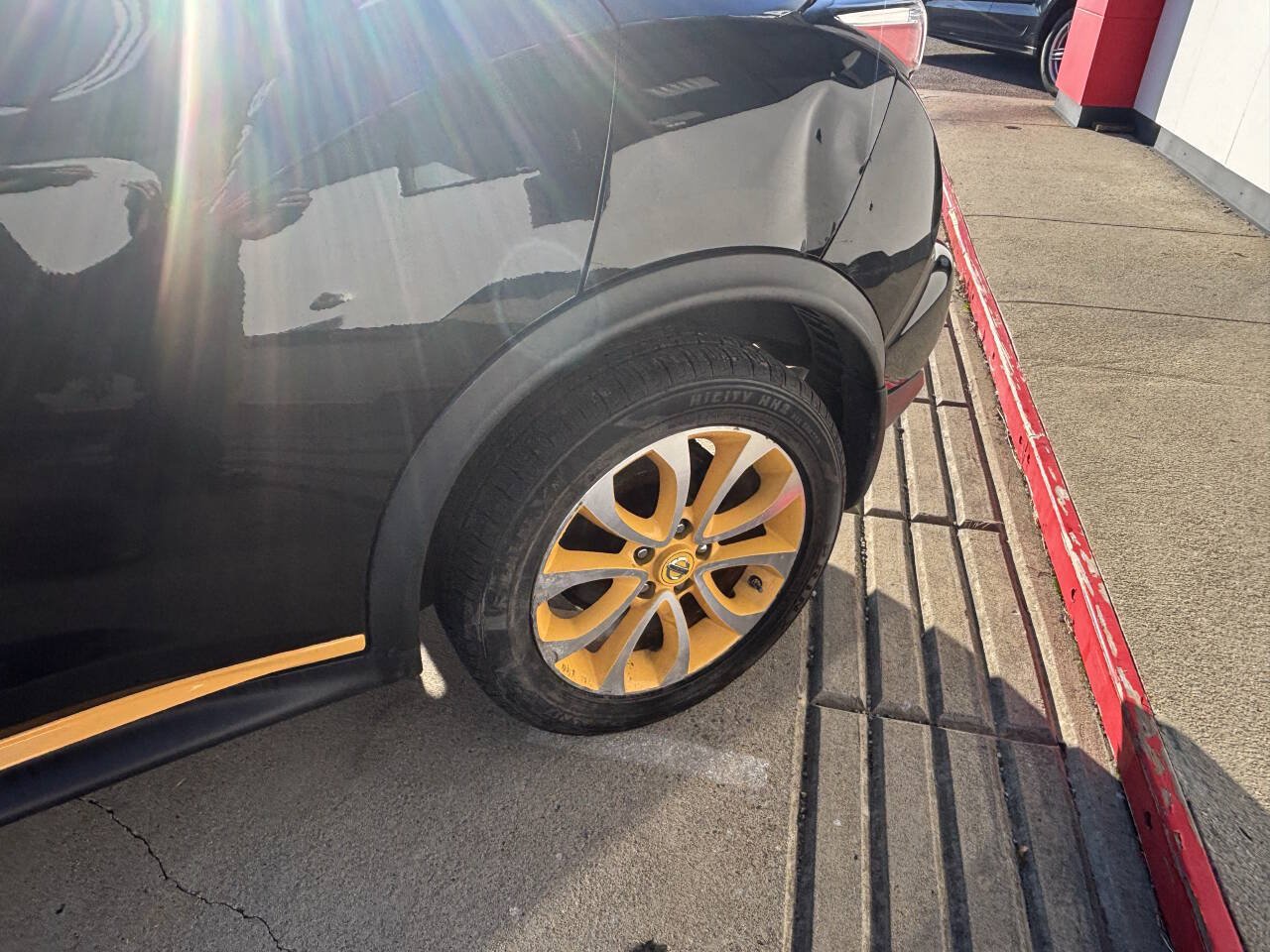 Used 2015 Nissan Juke SL AWD/4WD image 23