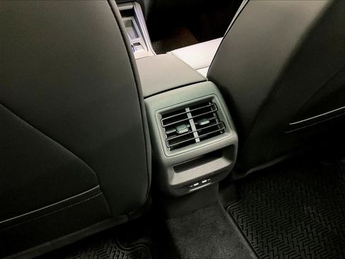 New 2026 Volkswagen Tiguan SE R-Line image 16