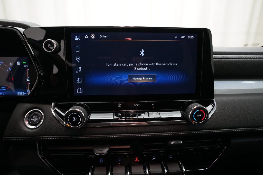 Used 2023 Chevrolet Colorado LT AWD/4WD image 6