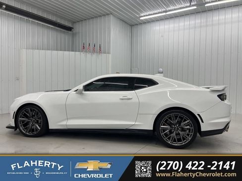 Used 2022 Chevrolet Camaro ZL1 image 5