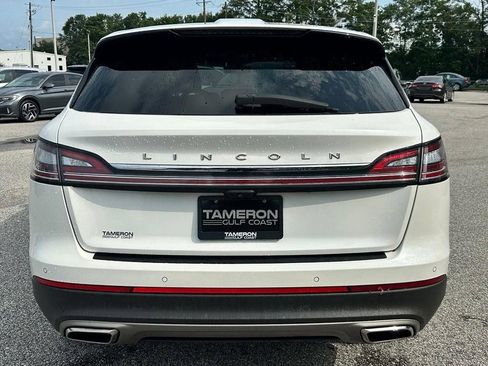 Used 2022 Lincoln Nautilus Reserve w/ Equipment Group 201A FWD image 3