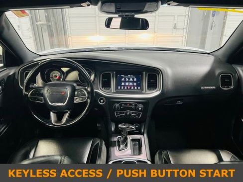 Used 2020 Dodge Charger SXT w/ Leather Interior Group RWD image 3
