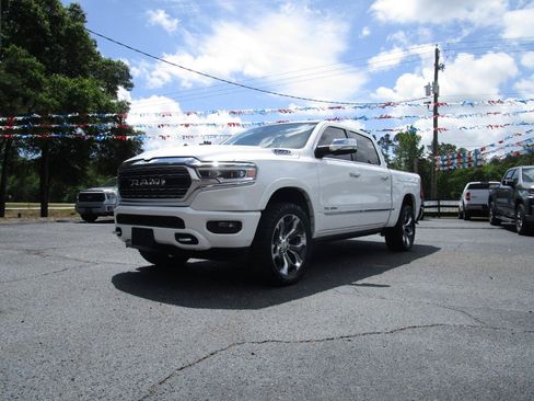 Used 2019 RAM 1500 Limited AWD/4WD image 2