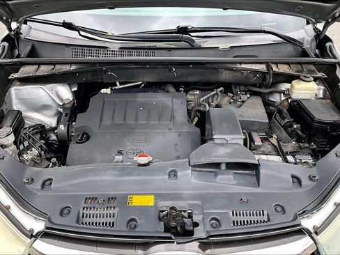 Used 2016 Toyota Highlander XLE image 30