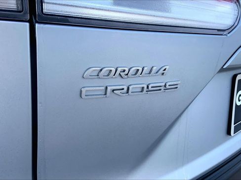 Used 2025 Toyota Corolla Cross L image 30
