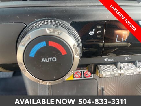 Certified 2025 Toyota Tacoma SR5 w/ SR5 Upgrade Package AWD/4WD image 32