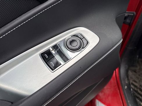 Used 2023 Chevrolet Corvette Stingray w/ Z51 Performance Package image 8