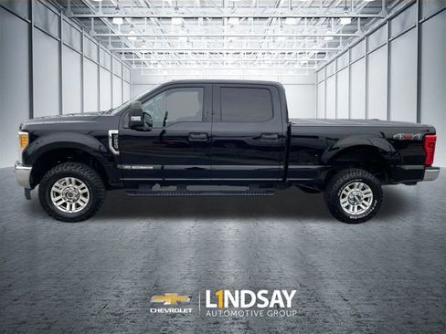 Used 2017 Ford F250 XLT w/ XLT Value Package image 5