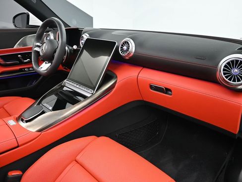 Used 2023 Mercedes-Benz SL 43 AMG image 11