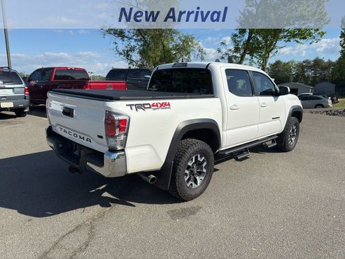 Used 2023 Toyota Tacoma TRD Off-Road image 2