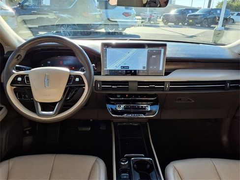 Certified 2023 Lincoln Corsair Reserve w/ Equipment Group 201A image 4