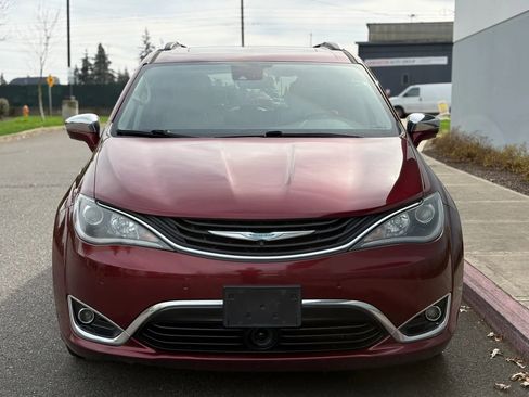 Used 2018 Chrysler Pacifica Limited w/ Advanced Safetytec Group image 9