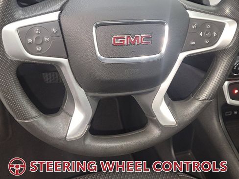 Used 2022 GMC Terrain SLE image 17