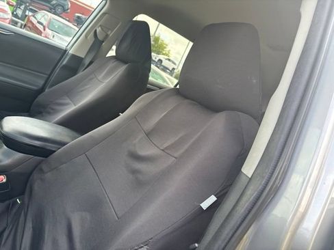 Used 2021 Toyota RAV4 XLE FWD image 8